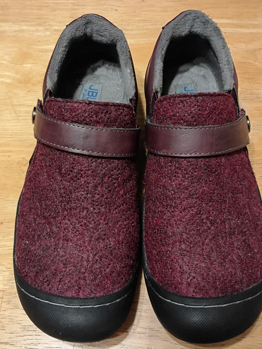 JBU Women’s Burgundy Wool Slip-On Shoes Size 9